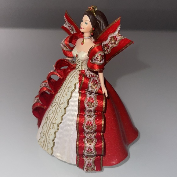 Hallmark Holiday Barbie Ornament 1997 - Picture 3 of 5